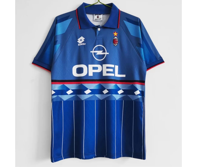 Quarta maglia retrò del Milan 1995-1996